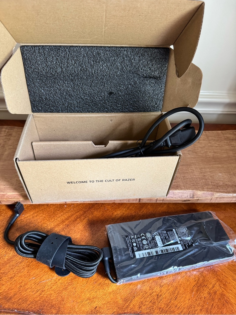 RAZER BLADE PRO 250W Power Adapter + Power Cord Accessory Pack Model RC30-0166